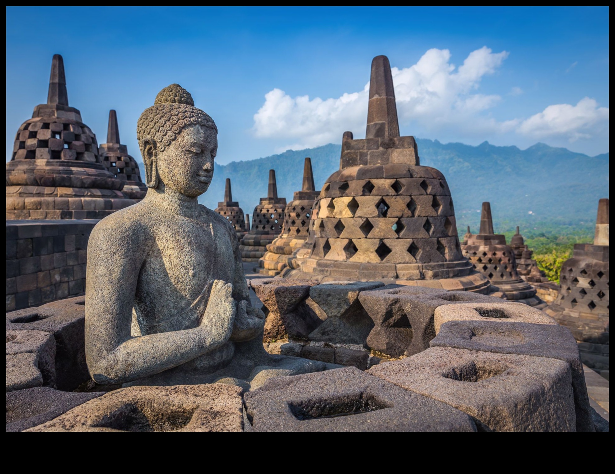 Architectural Epics A Tour of the World's Most Magnificent Landmarks 5 Architectural Epics: Exploring Magnificent Landmarks