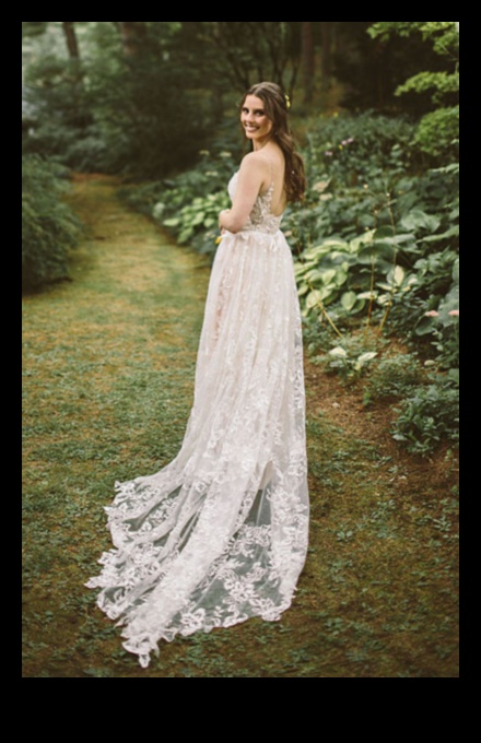 Barefoot Boho: Dreamy Bohemian Bridal Gowns