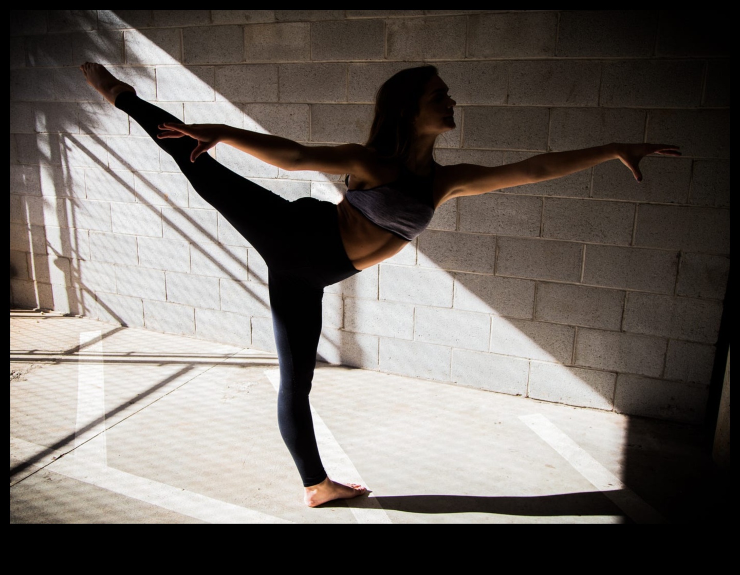 Bodyweight Ballet: Graceful Strength through Natural Exercise