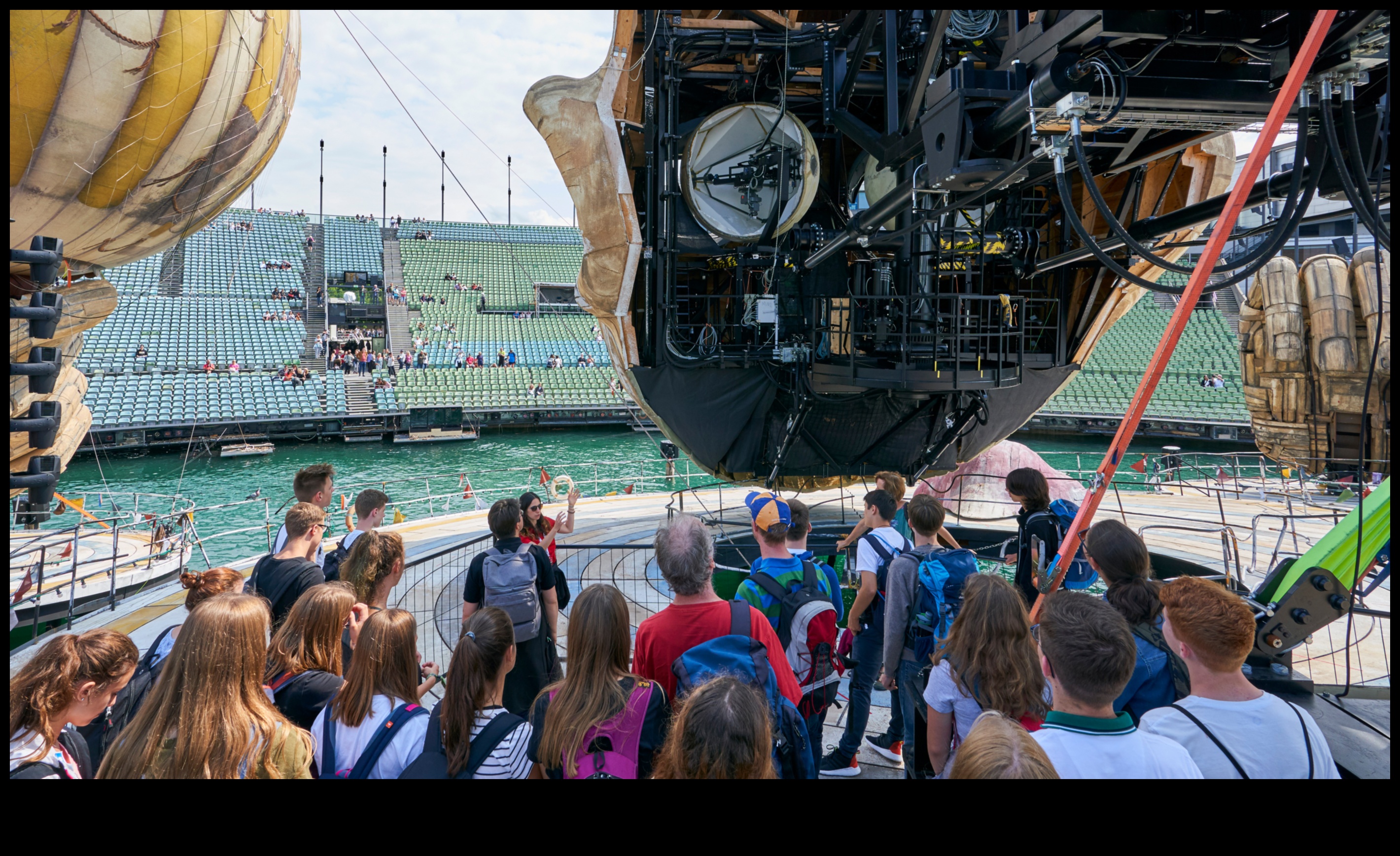 Bus Backstage: Behind the Scenes of Guided Excursions