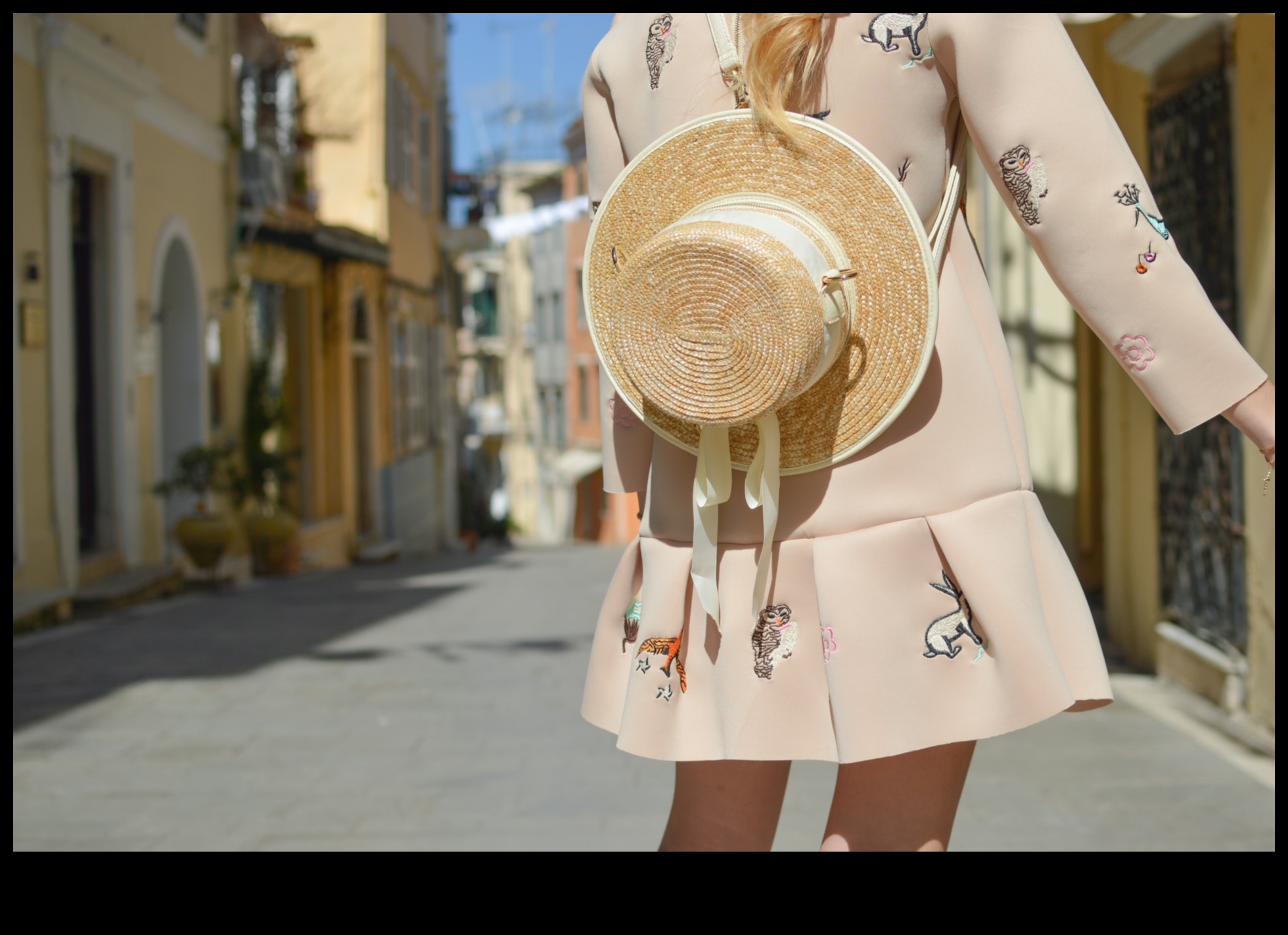 Chic Chronicles: Stories of Stylish Journeys Around the World