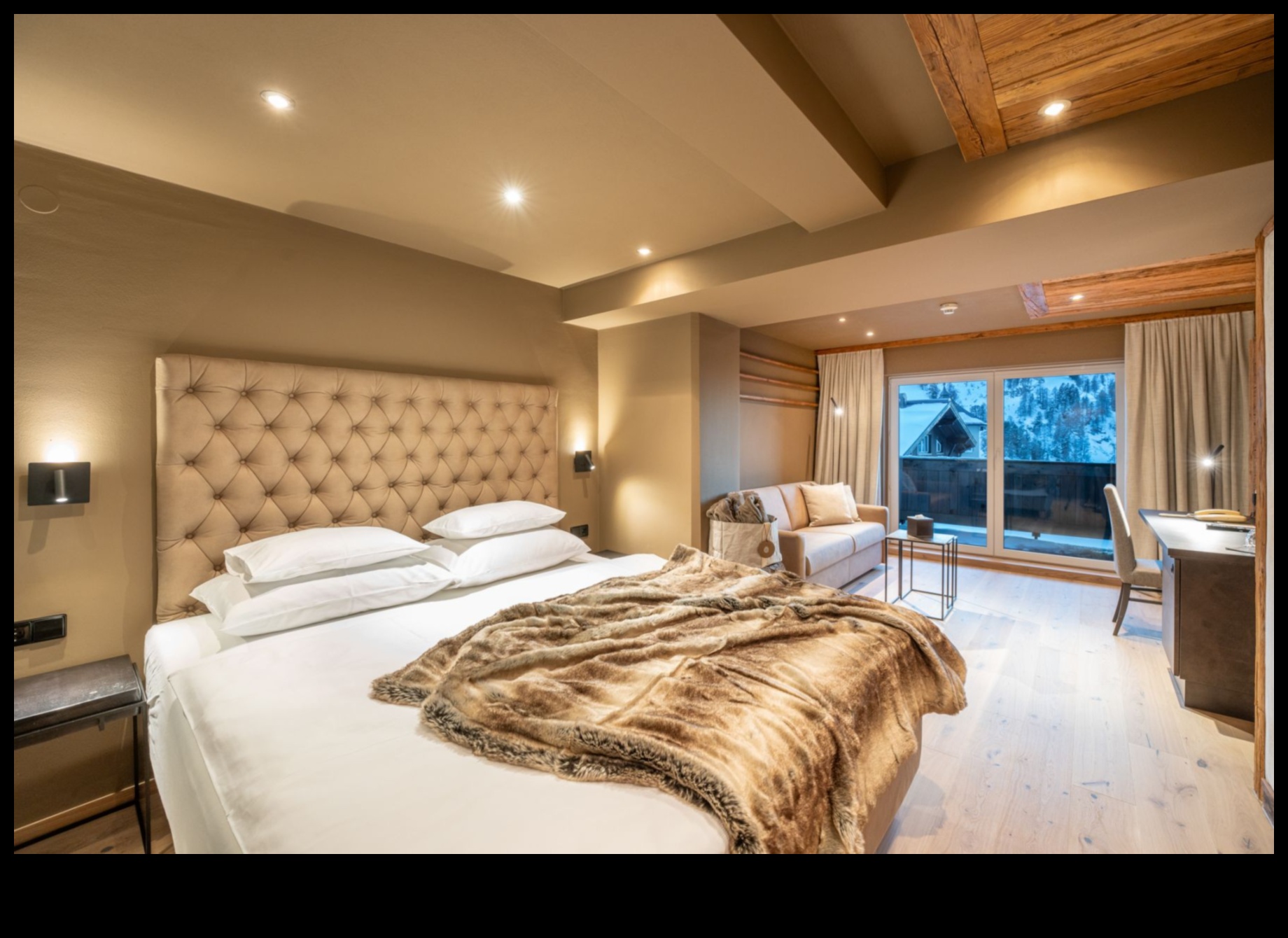 Chic Chronicles: Your Personalized Suite