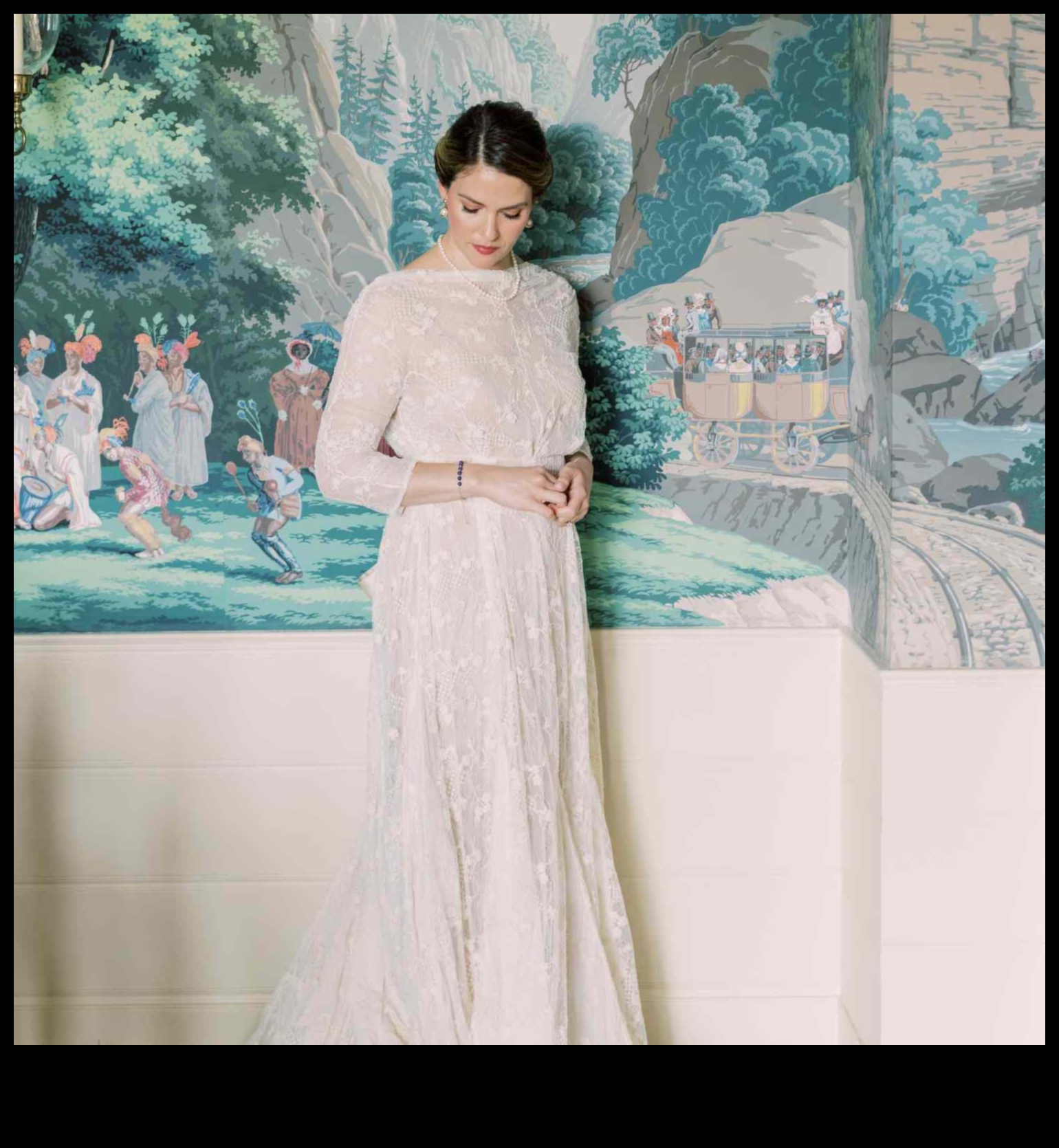 Chic Classics: Vintage Bridal Gowns Beyond Trends