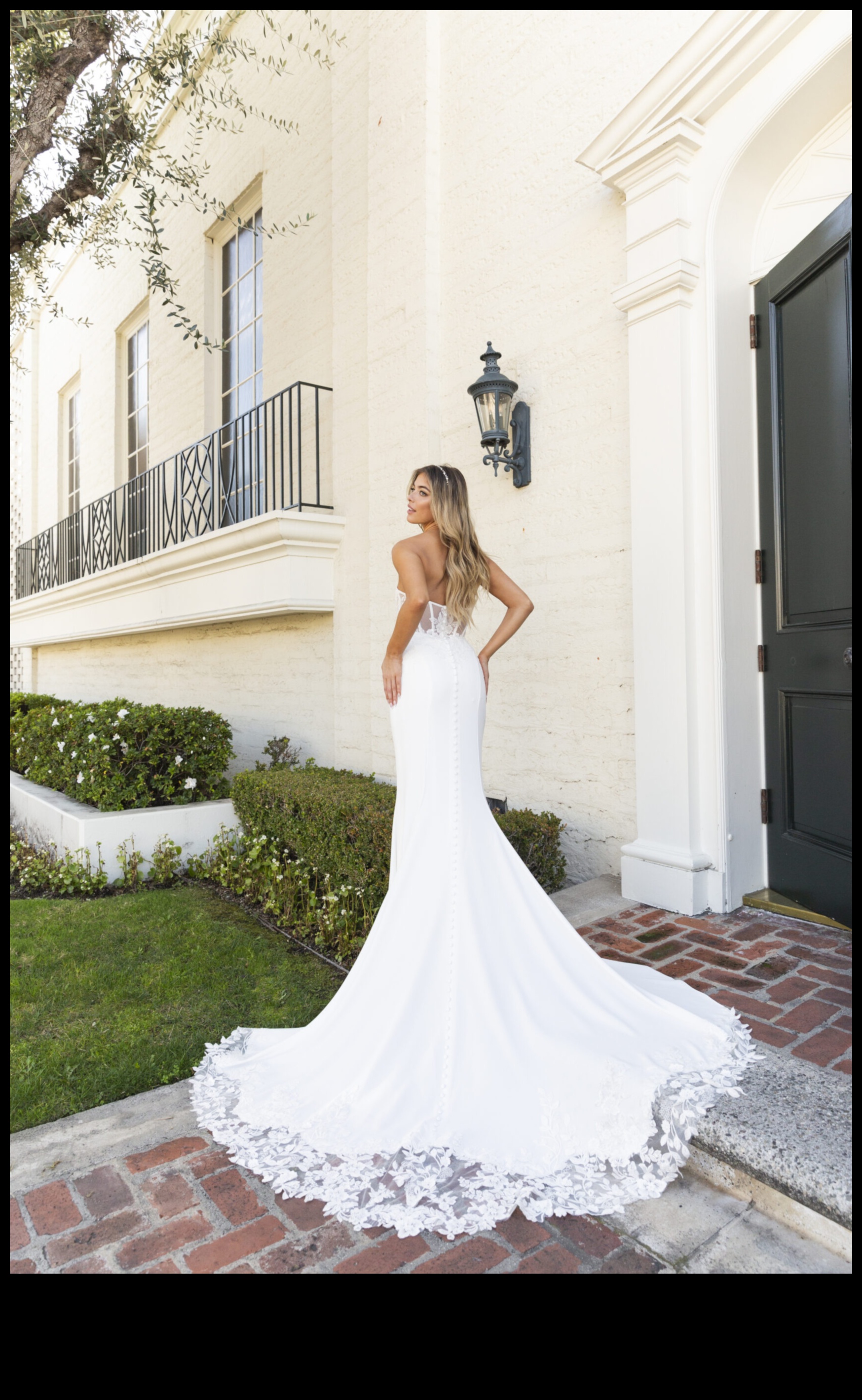 Cityscape Glam Modern Bridal Dresses That Make a Statement 3 Cityscape Glam: Minimalist Magic in Modern Bridal Dresses