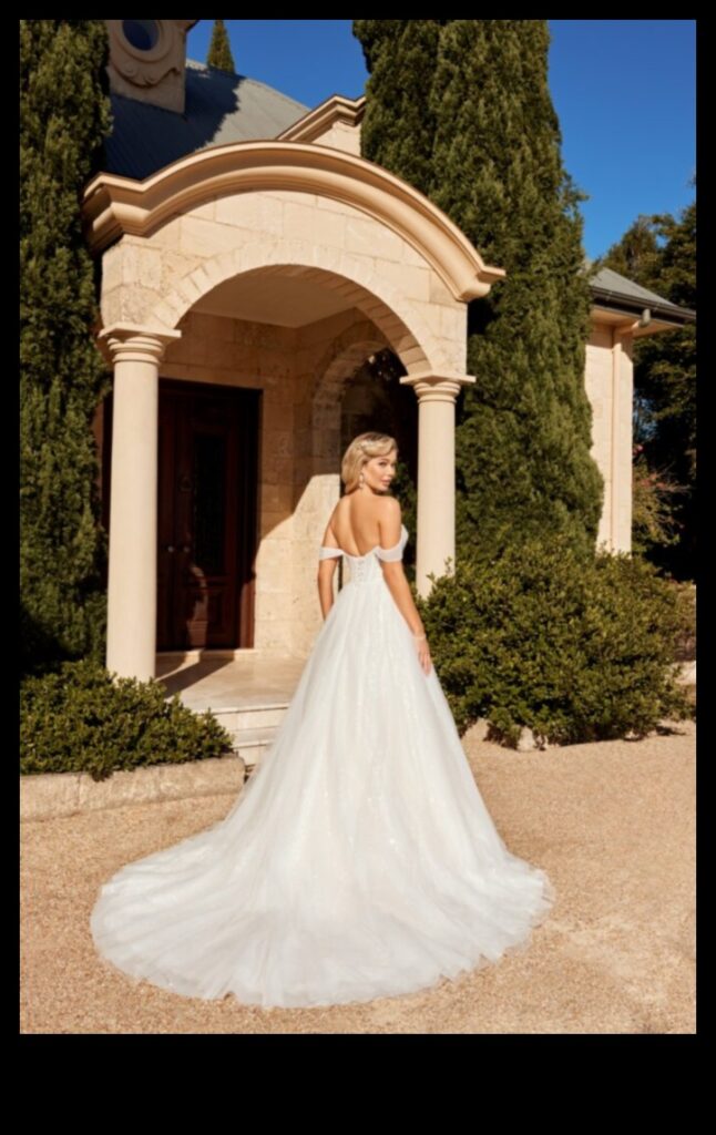 Classic Couture Timeless Vintage Bridal Wonders for the Modern Bride 34 Classic Couture Timeless Vintage Bridal Wonders for the Modern Bride 1