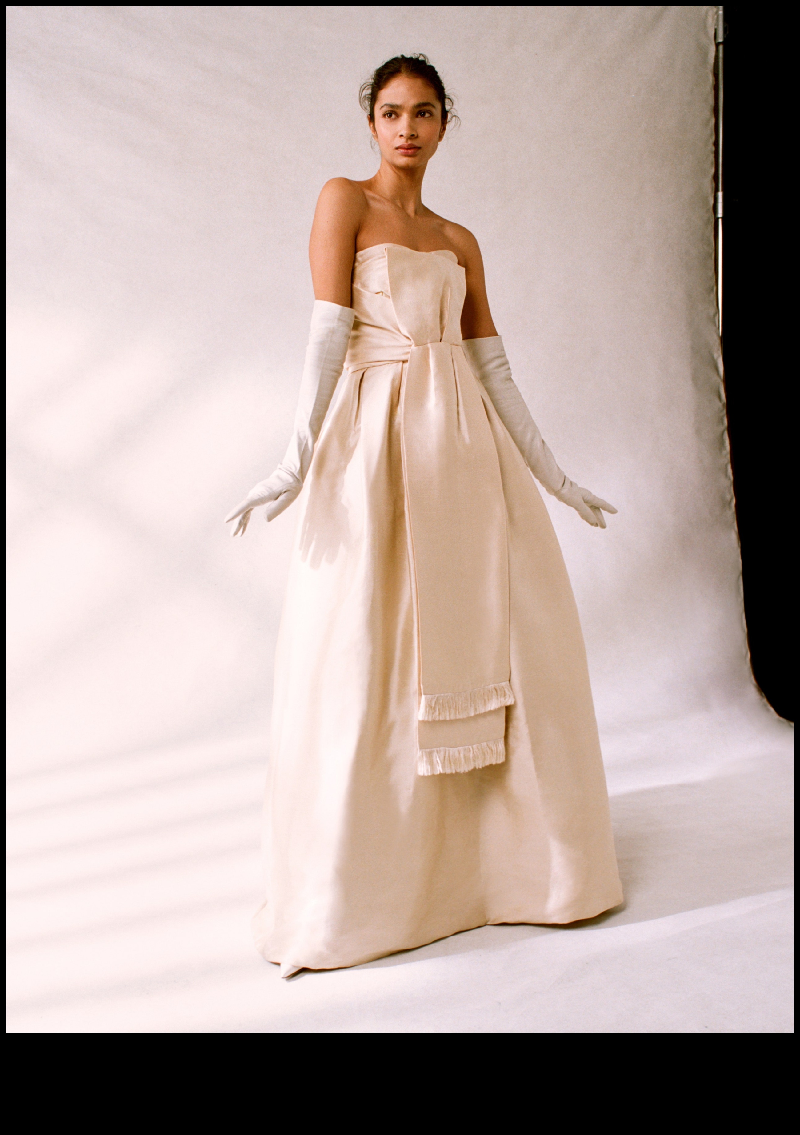 Classic Couture Vintage Bridal Gown MasterpiecesA timeless collection of exquisitely crafted wedding dresses, inspired by the fashion of yesteryear. 2 Classic Couture: Vintage Bridal Gown Masterpieces