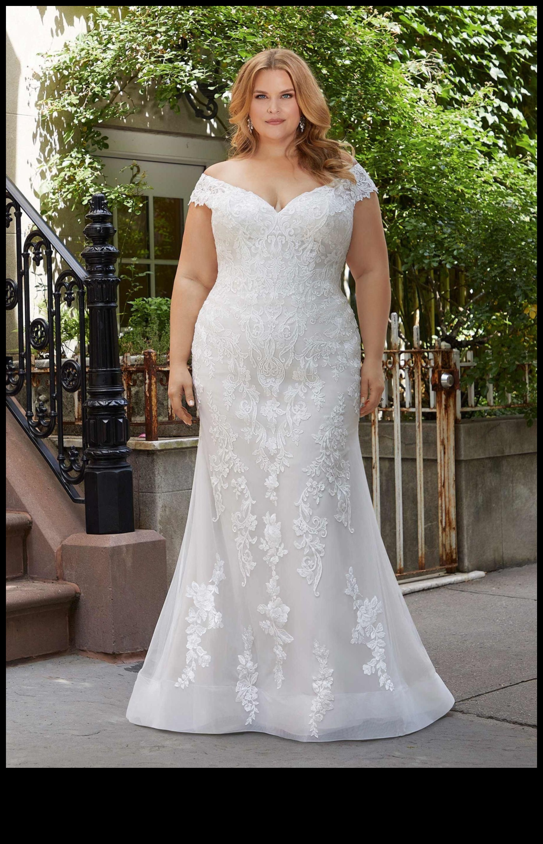 Flaunt Your Curves Plus-Size Bridal Dresses That Will Make You Shine 4 Flaunt Your Curves: Plus-Size Bridal Dresses That Dazzle