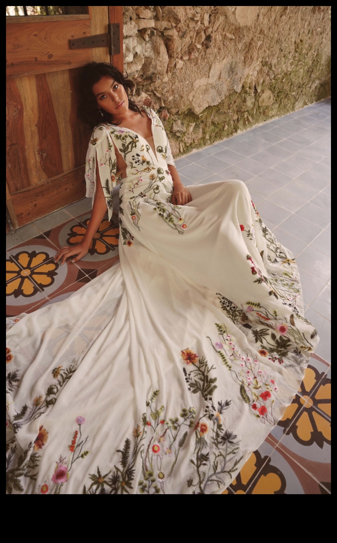 Floral Fantasy Bohemian Wedding Gowns in Full Bloom 2 Floral Fantasy: Bohemian Wedding Gowns in Full Bloom