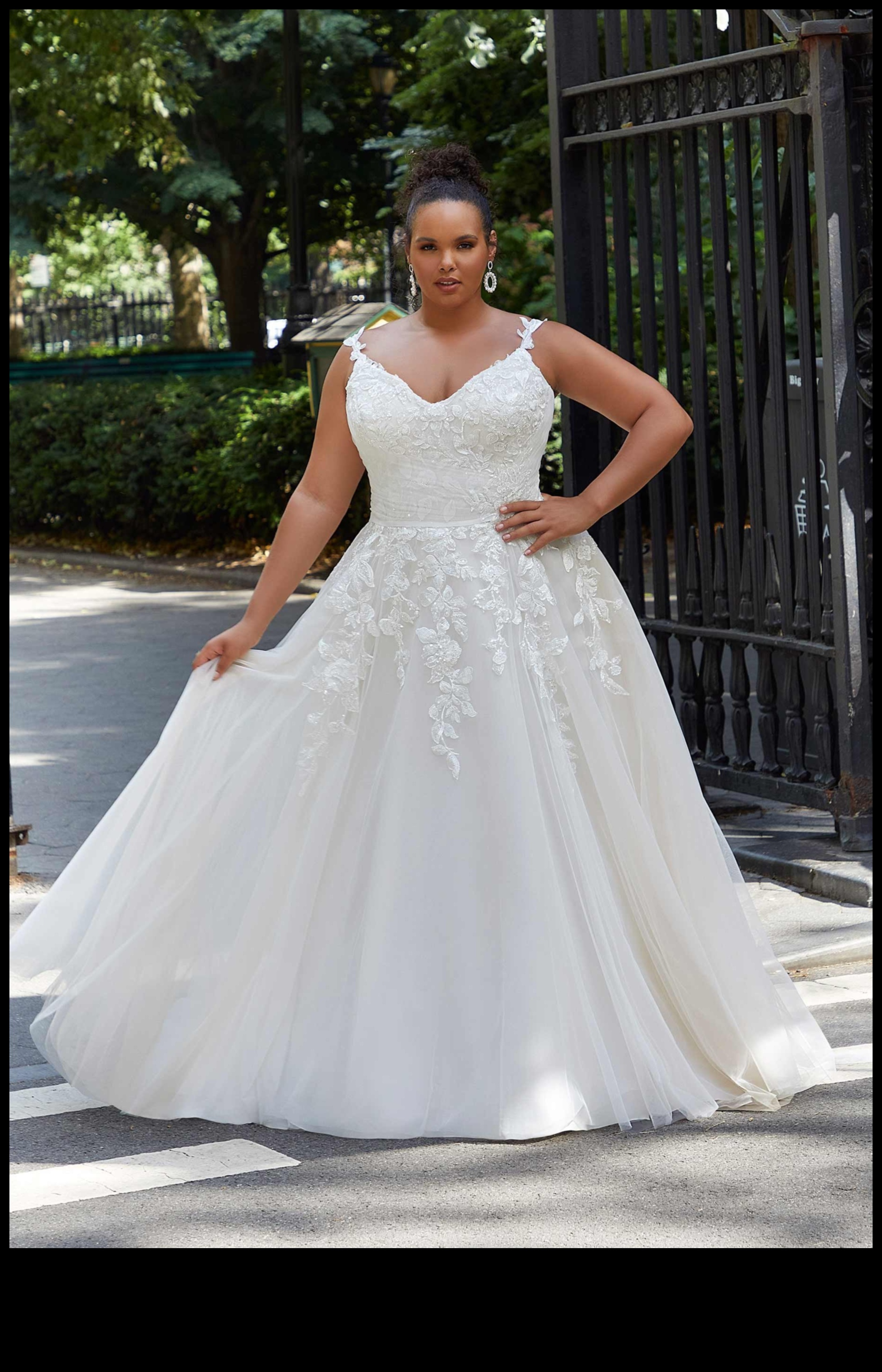 Full-Figure Glam: Plus-Size Bridal Dresses that Dazzle