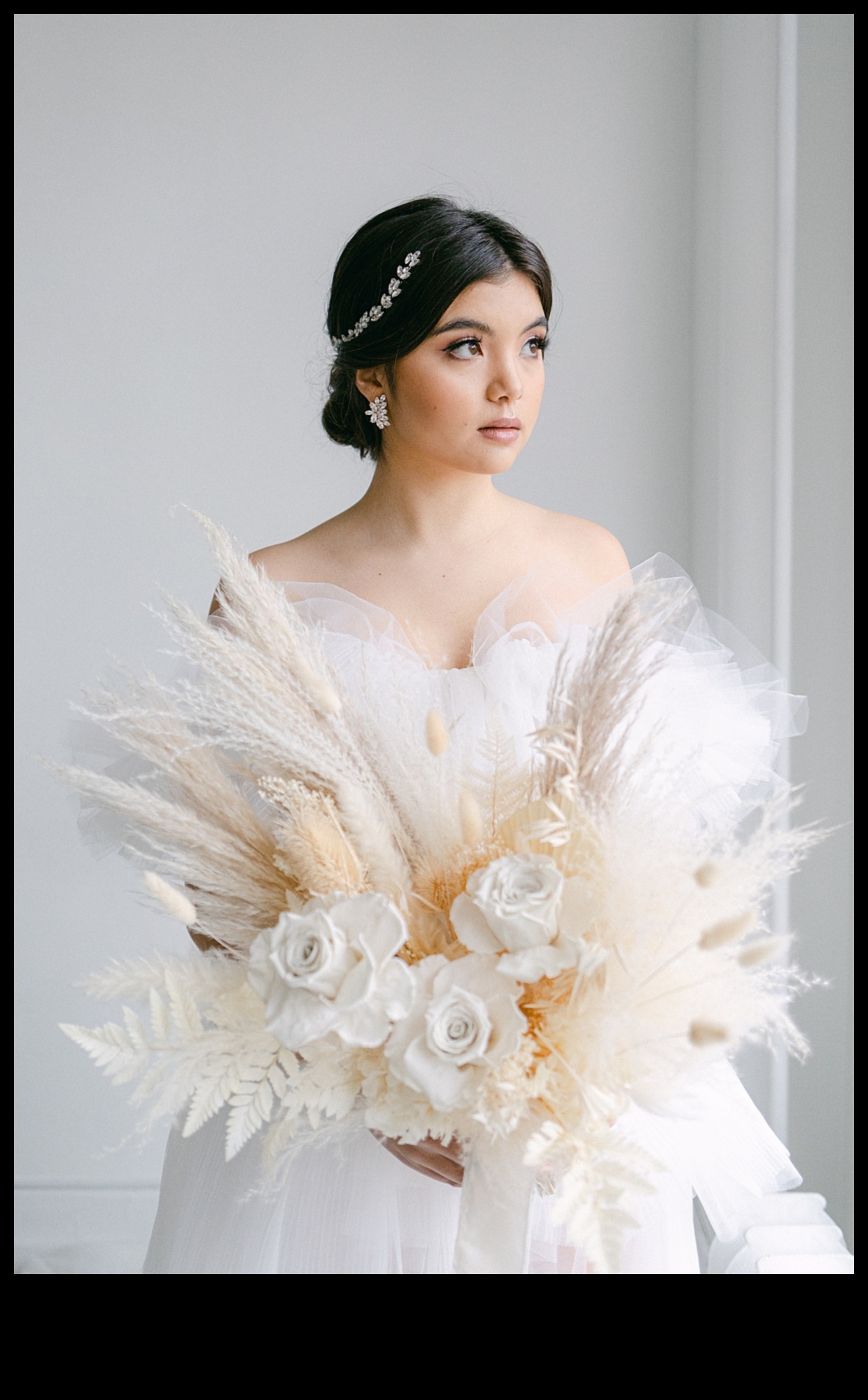 Glamour in White Ethereal Bridal Beauty for the Modern Bride 1 Glamour in White: Ethereal Bridal Beauty