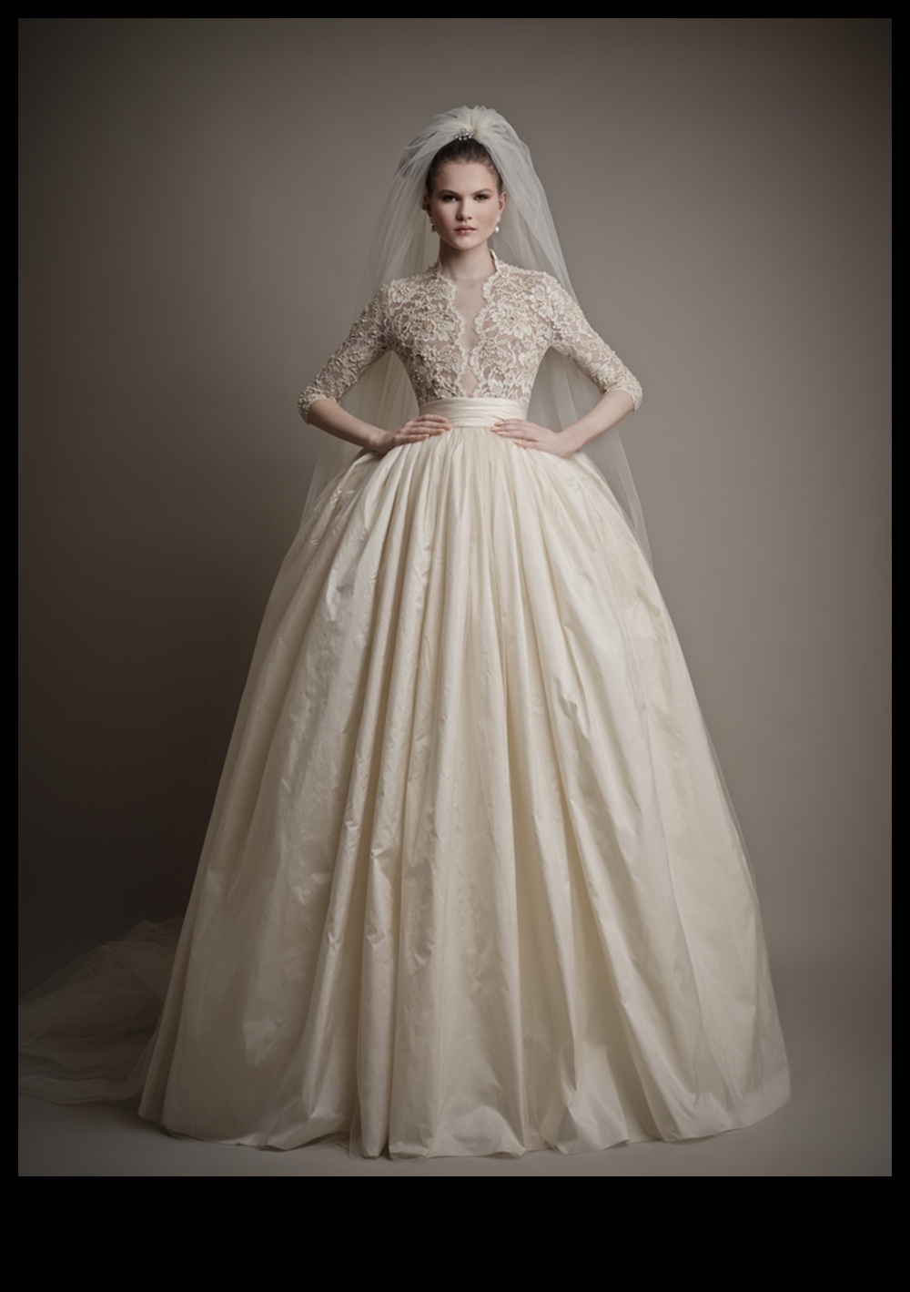 Graceful Grandeur Vintage Bridal Gowns for the Modern Bride 5 Graceful Grandeur: Vintage Bridal Gowns of Distinction