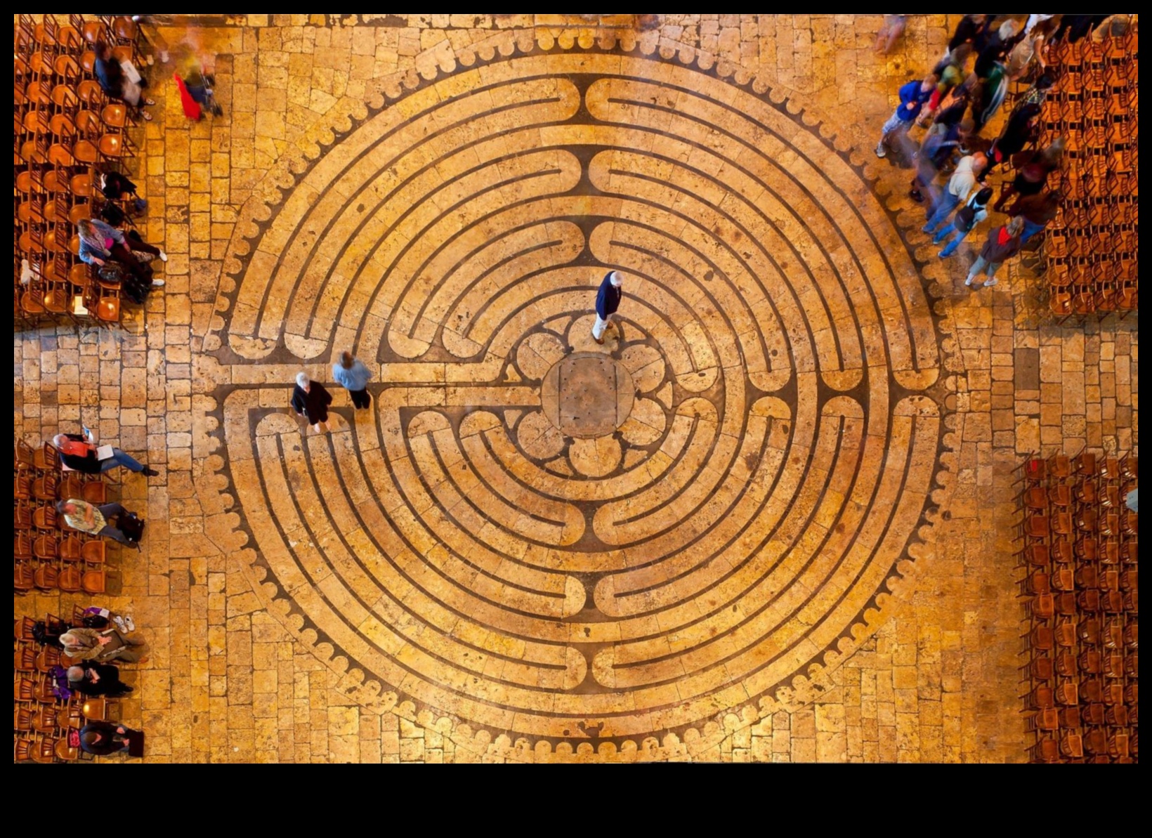 Landmark Labyrinth: A Maze of Global Wonders