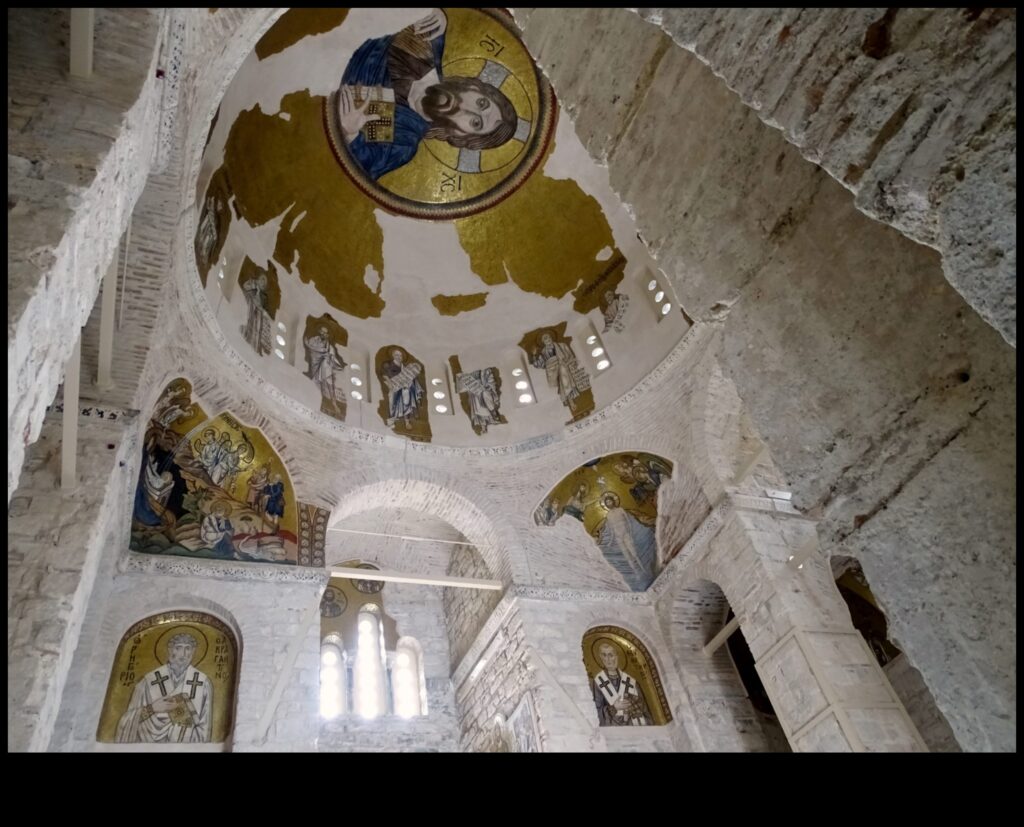 Microcosm Mosaic A Mosaic of Local Attractions 1