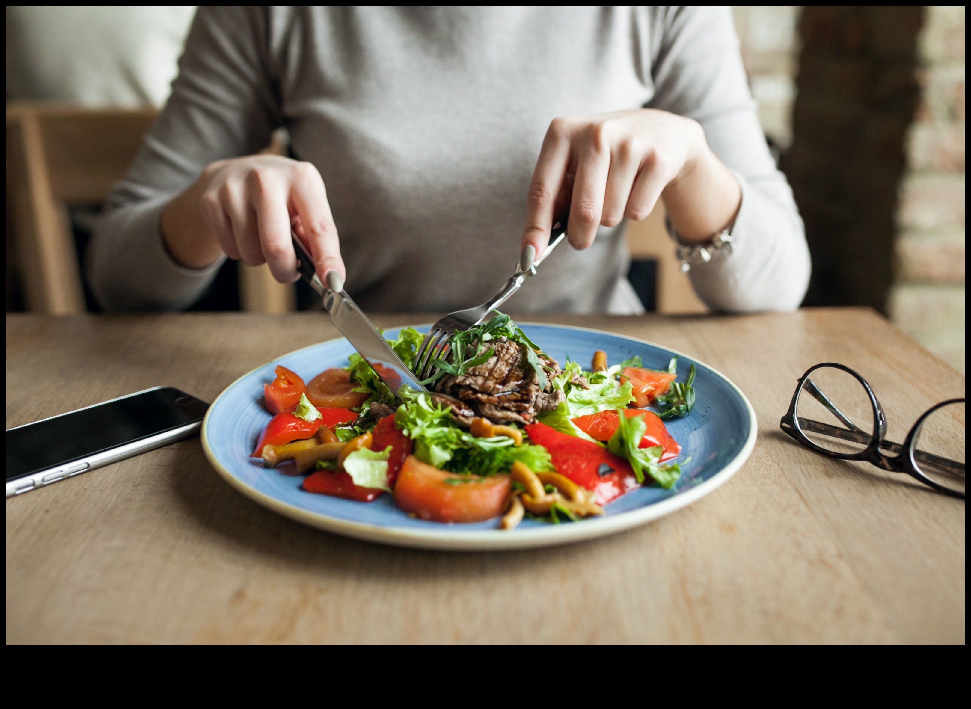 Mindful Nutrition: Eating with Intention for Optimal Fitness Results