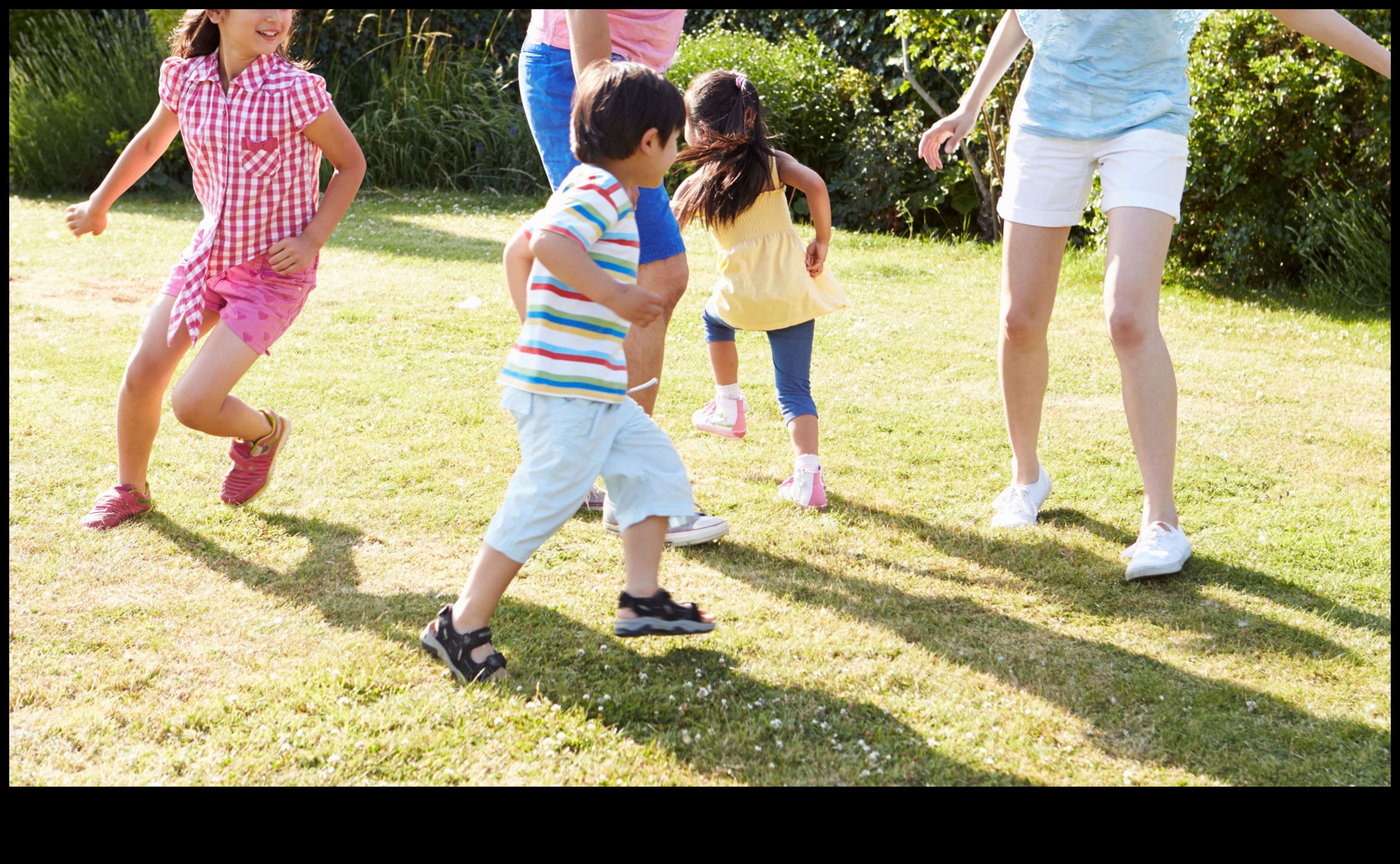 Playful Parks: Outdoor Workouts for Families and Friends