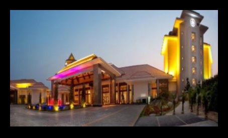 Regal Retreats: Discovering Luxurious Hidden Havens