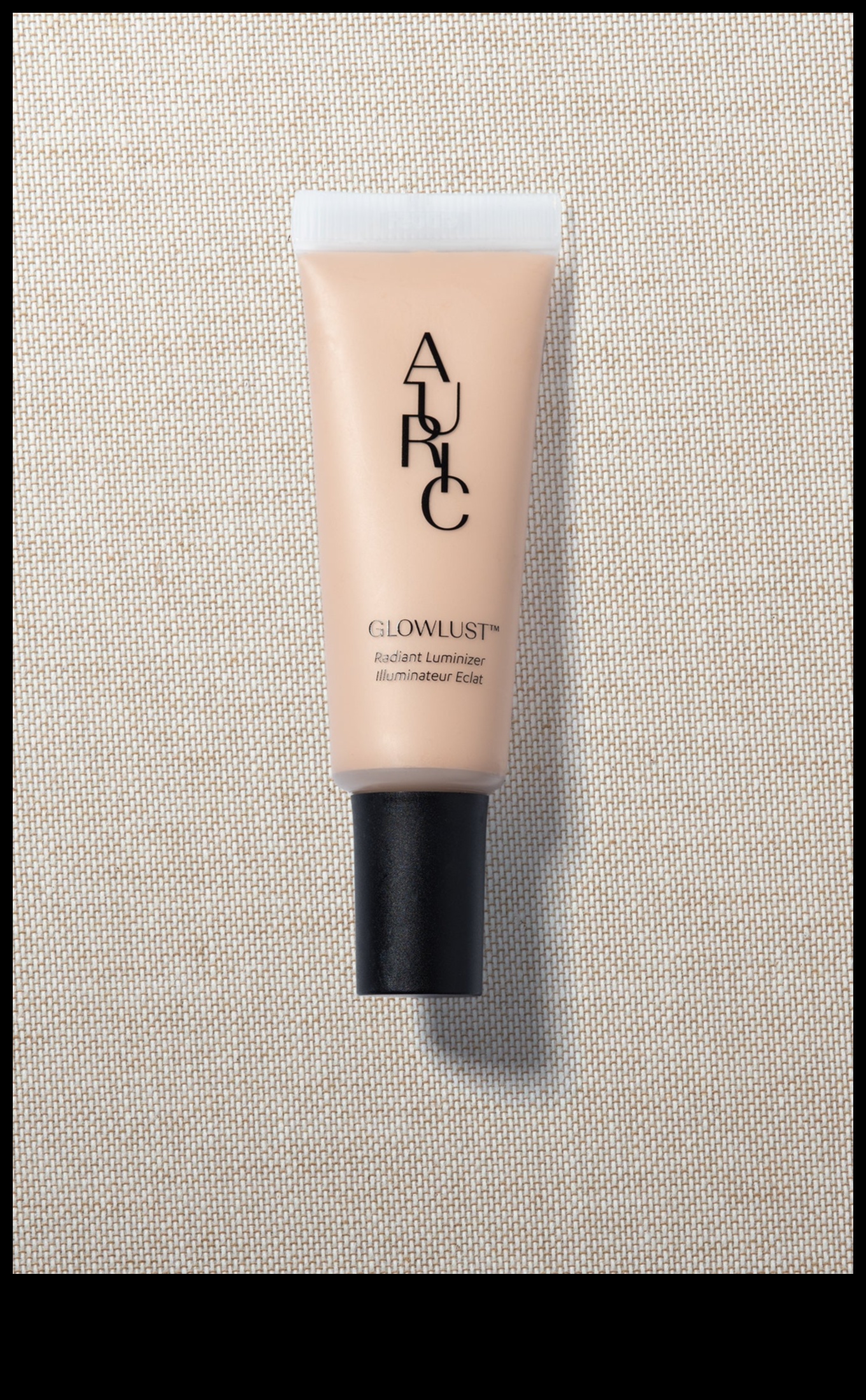 Roam Radiant: A Glow of Travel Information Brilliance