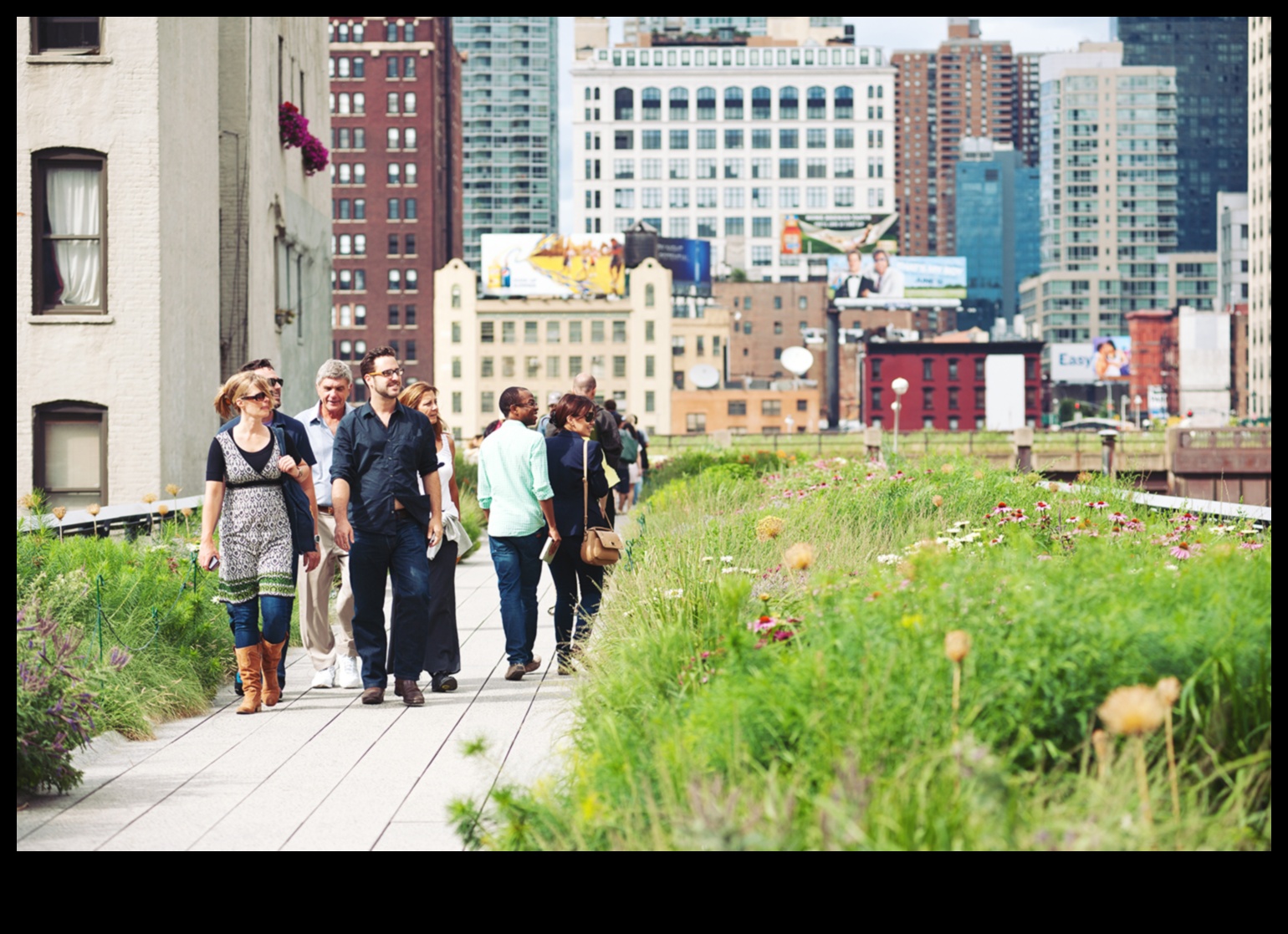 Urban Trek Explore the City Streets with a Guided Tour 3 Urban Trek: Navigating City Streets on Guided Walks