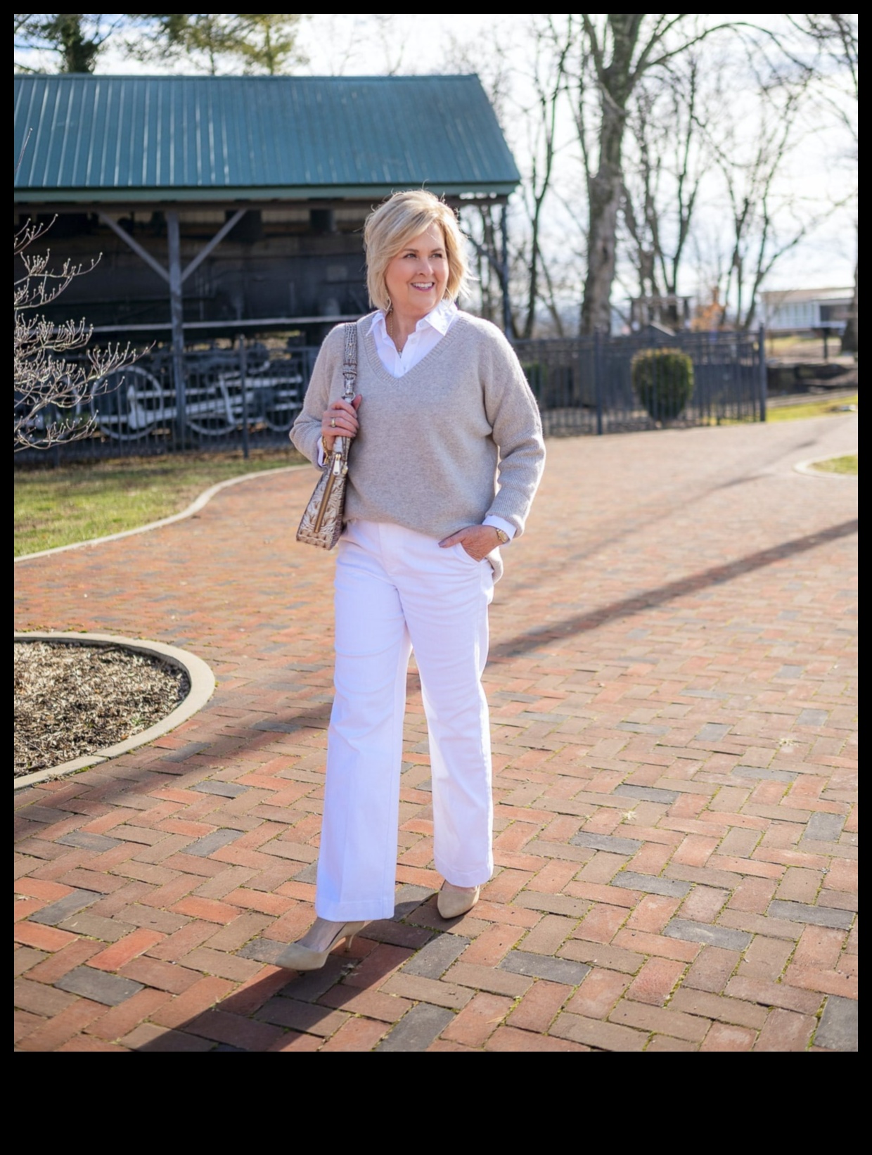 Whimsical Whites: Fresh and Crisp Outfit Ideas for a Pure Look